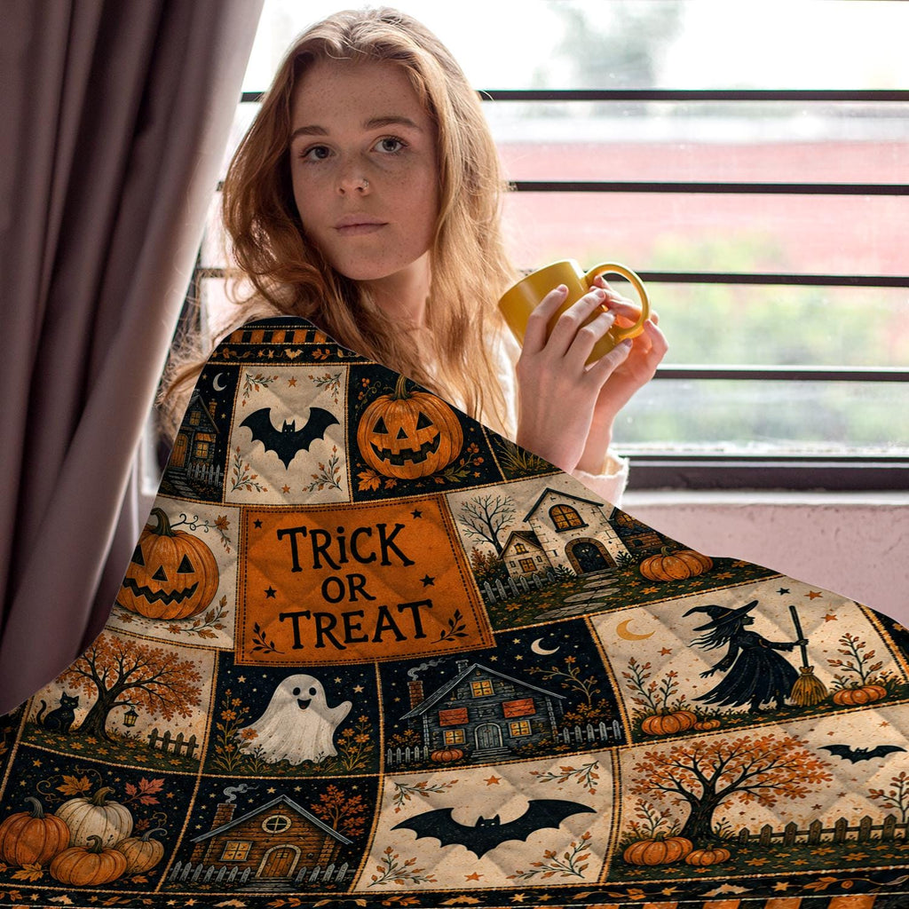 Halloween Quilt Blanket, Cute Ghost Pumpkin Throw Trick or Treat Rustic Autumn Patchwork Decor Spooky Season Witchy Gift for Black Cat Lover