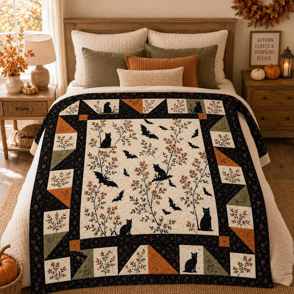 Halloween Bat Black Cat Quilt Blanket, Vintage Flying Bats Patchwork Throw Blanket, Gothic Floral Autumn Bedding, Cozy Fall Sofa Spooky Gift